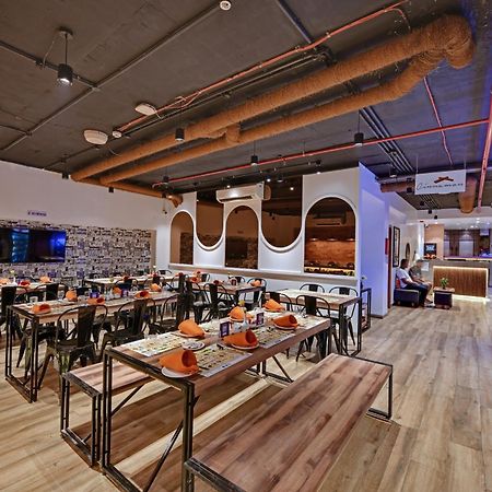 Click Hotels Andheri Midc Мумбаи Экстерьер фото