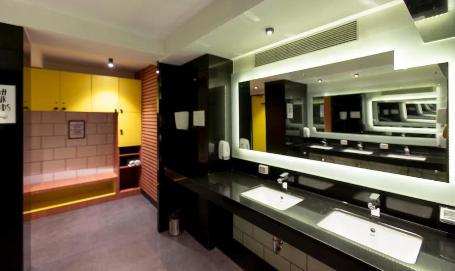 Click Hotels Andheri Midc Мумбаи Экстерьер фото