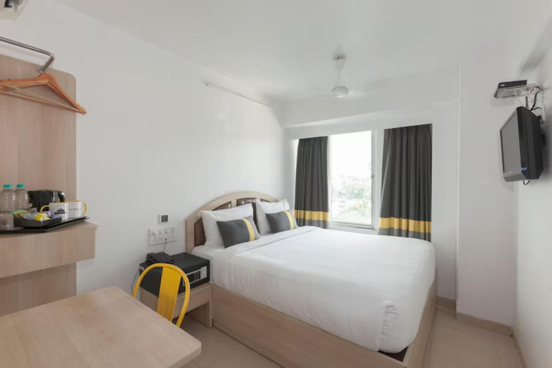 Click Hotels Andheri Midc Мумбаи Экстерьер фото
