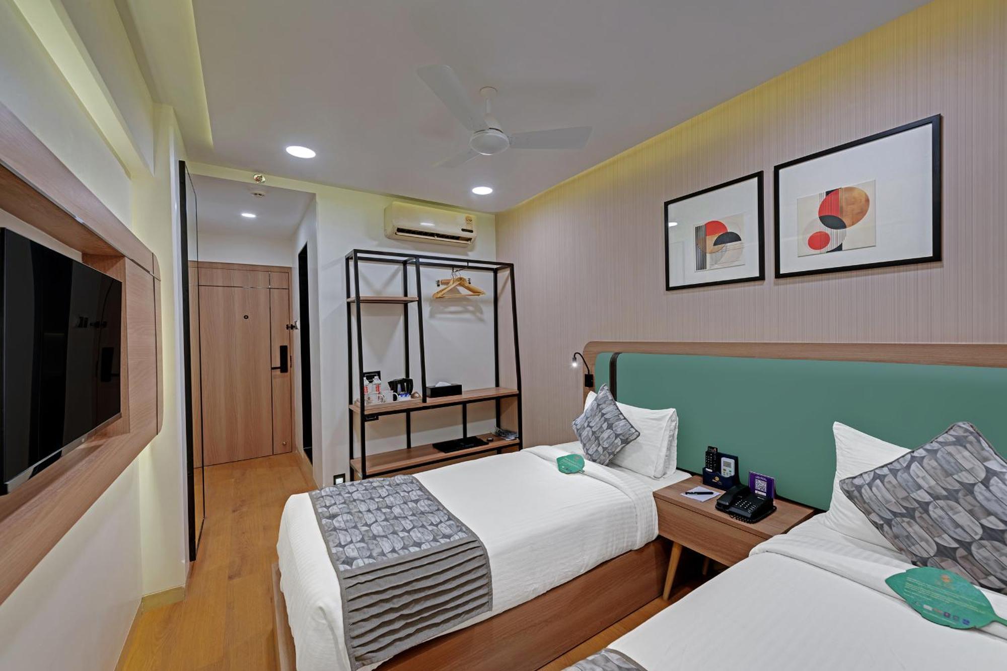 Click Hotels Andheri Midc Мумбаи Экстерьер фото