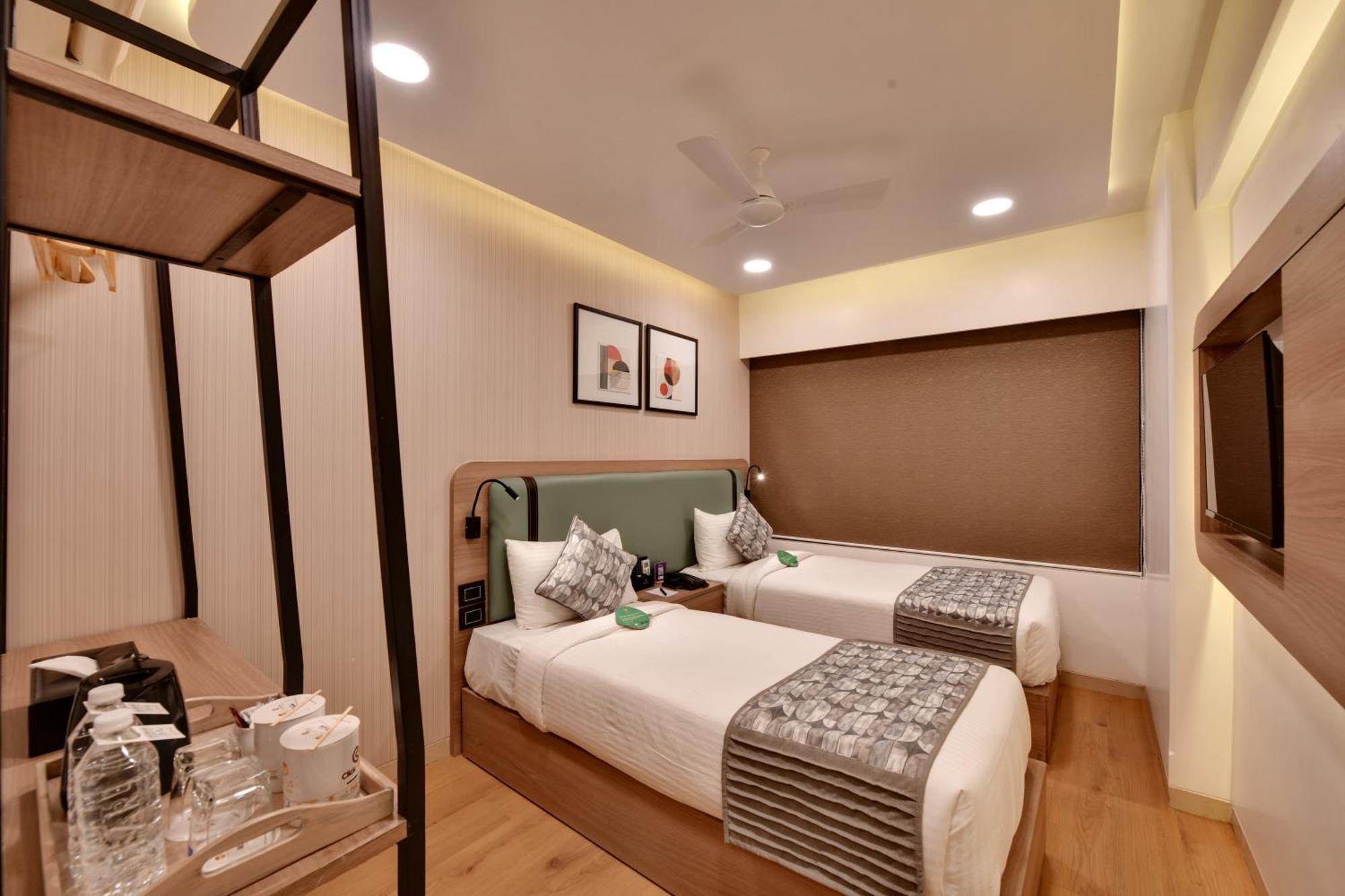 Click Hotels Andheri Midc Мумбаи Экстерьер фото