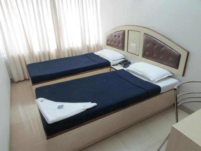 Click Hotels Andheri Midc Мумбаи Экстерьер фото