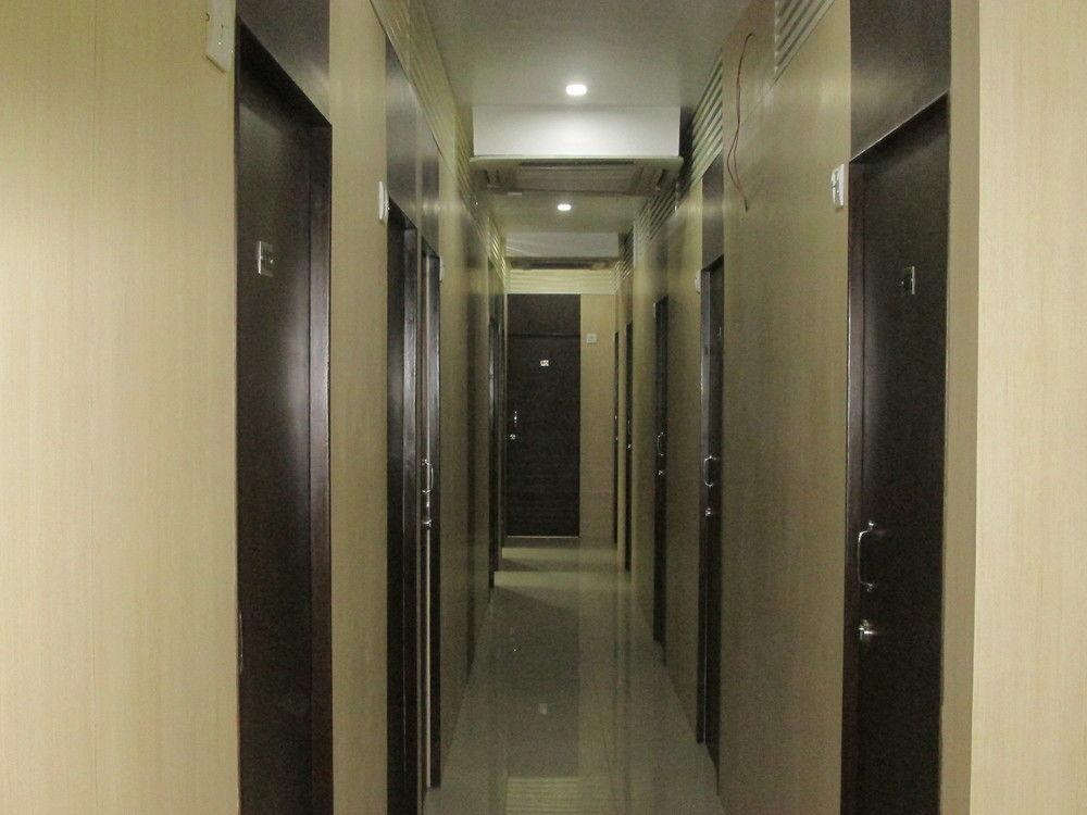 Click Hotels Andheri Midc Мумбаи Экстерьер фото